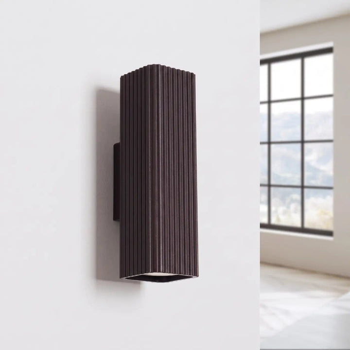 Applique murale Rayo en aluminium noir à réflecteur rainuré, éteinte