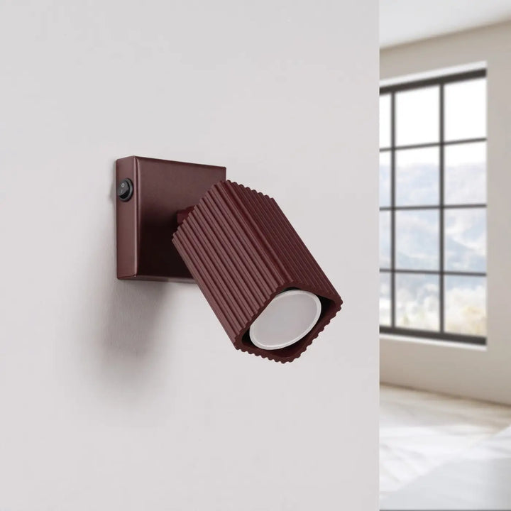 Applique murale Rayo en aluminium marron à réflecteur rainuré, éteinte