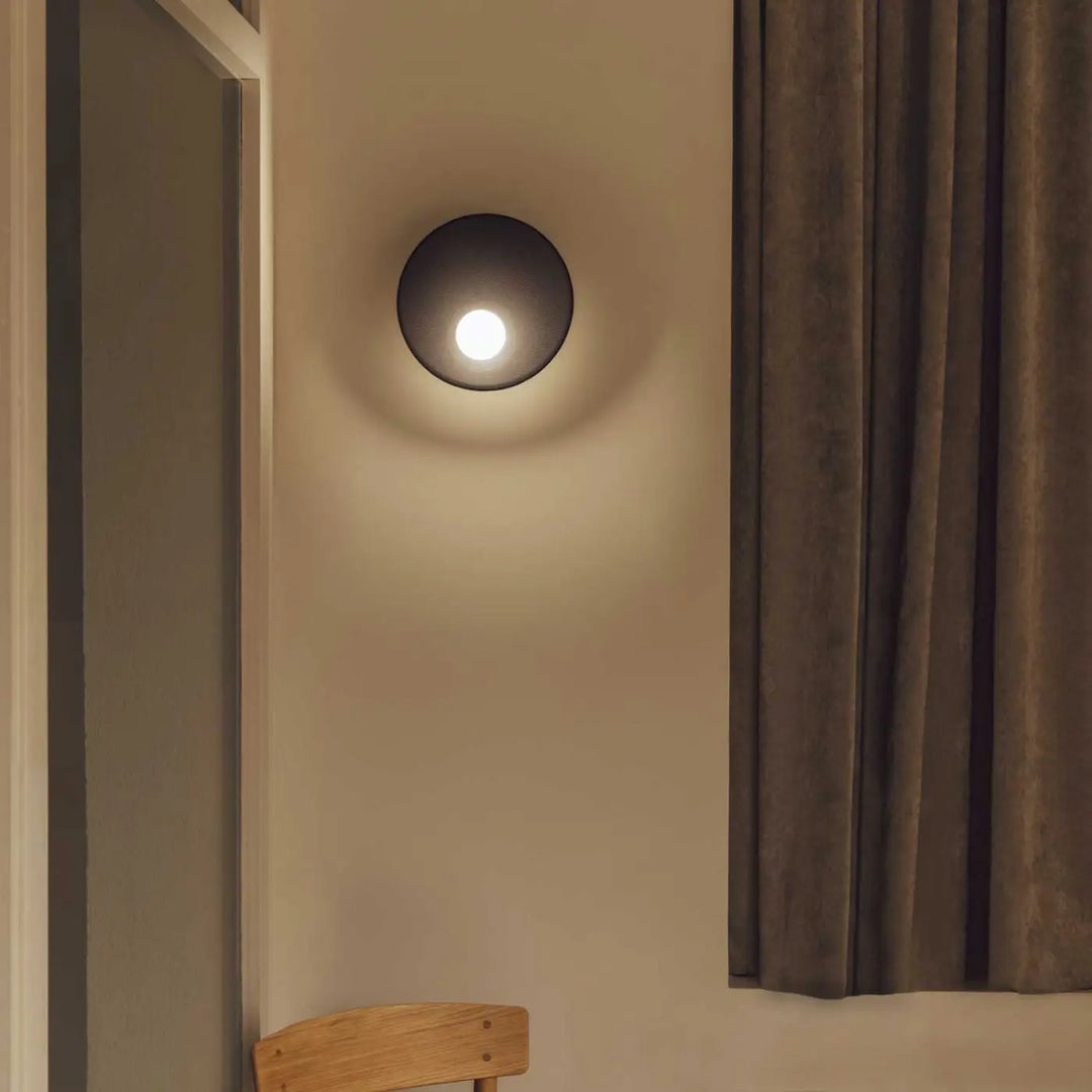 Applique murale Trip noire dans un intérieur #couleur_noir