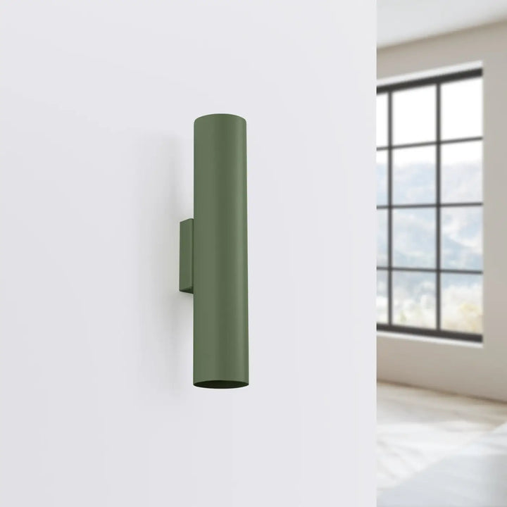 Applique murale vert olive éteinte, vue rapprochée