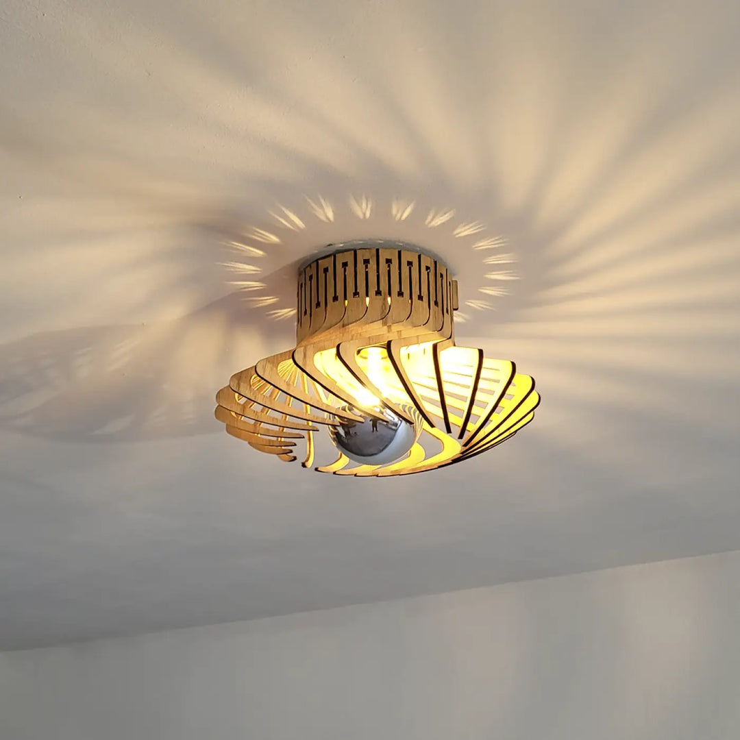 L’applique murale pianumayö en bois fsc avec design en couches géométriques et finition chaleureuse moderne