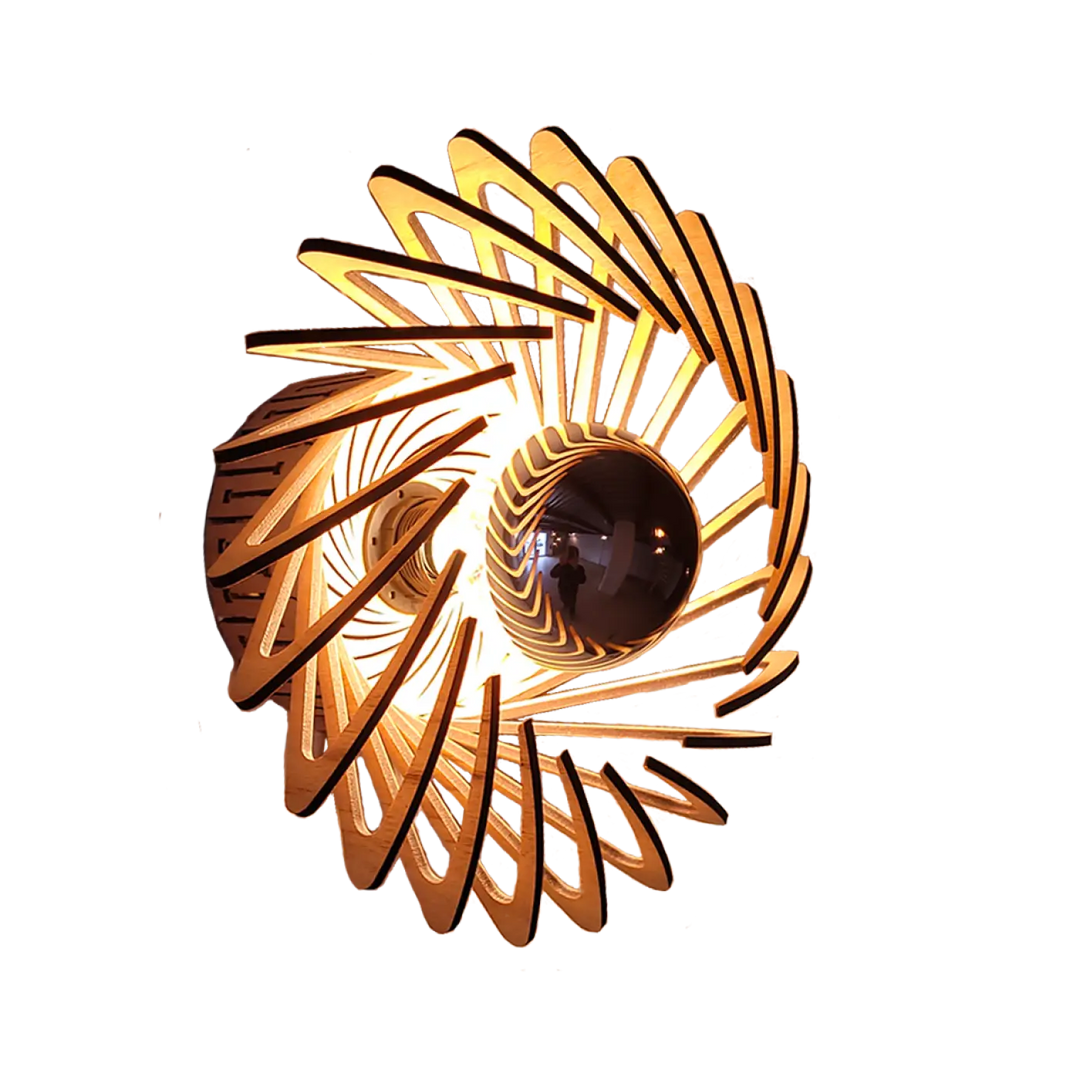 Applique murale pianumayö avec spirale dorée, lumière chaude et lames en bois fsc rayonnant d’un orbe central réfléchissant