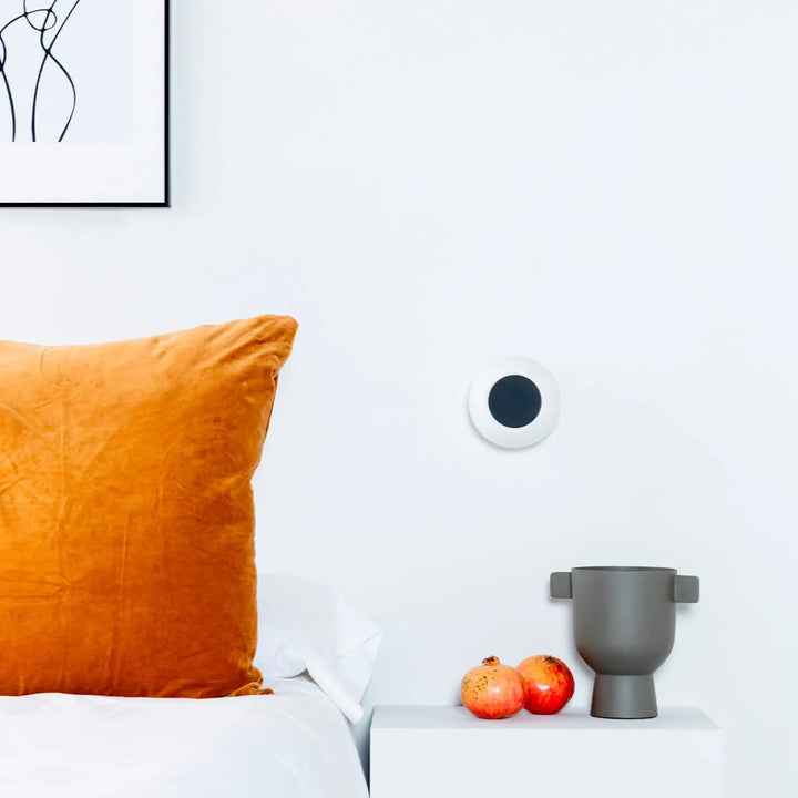 Applique Moy noire dans un intérieur