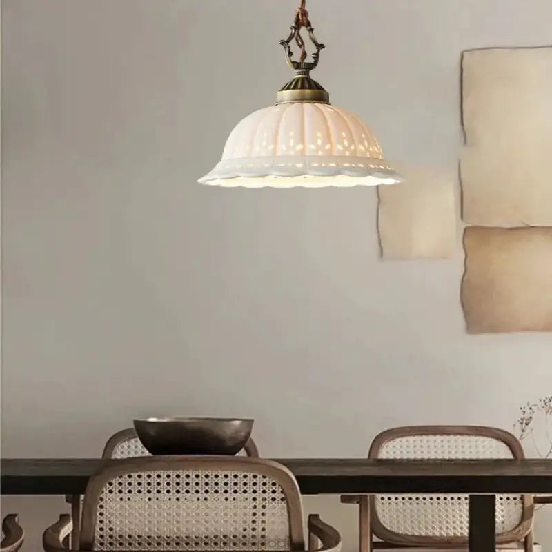 Suspension luminaire vintage en verre au style antique