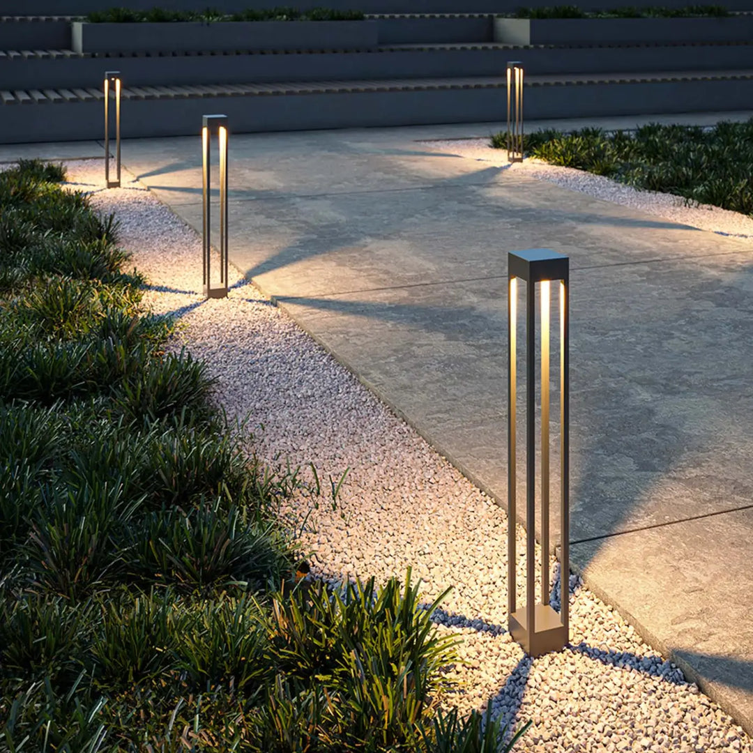 Borne extérieure elbe carrée avec profil carré en aluminium gris et éclairage chaud intégré pour chemin moderne