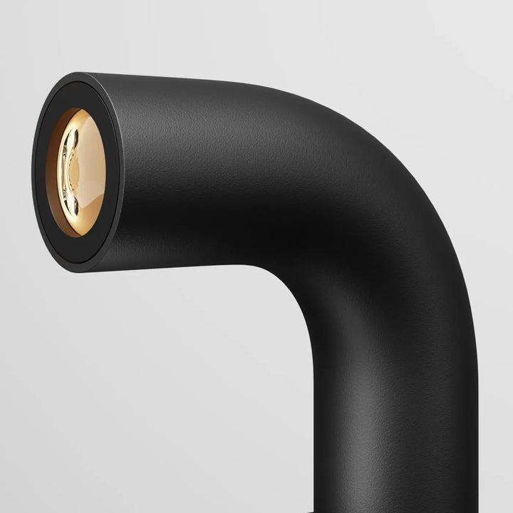 Borne extérieure led l en aluminium noir avec finition mate et réflecteur intérieur doré pour usage extérieur