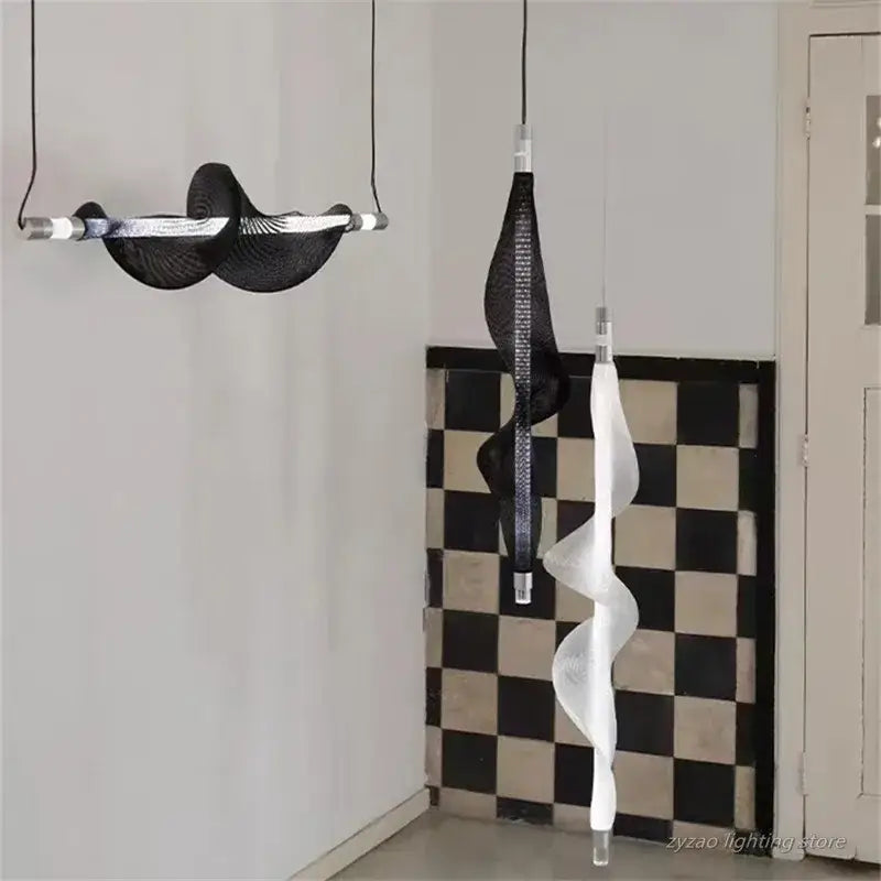 Suspension luminaire moderne design ondulé en verre noir et blanc