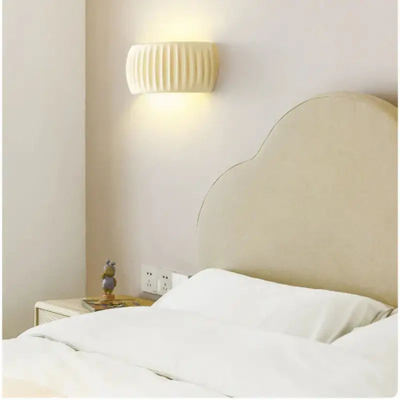 Applique murale moderne en résine crème beige lumière douce