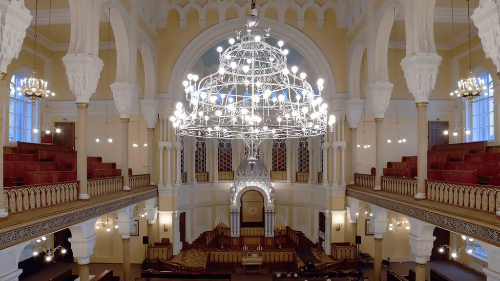 comment accrocher un lustre