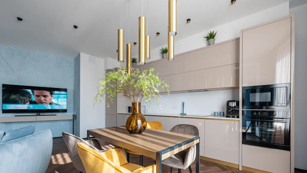 comment fixer lustre au plafond