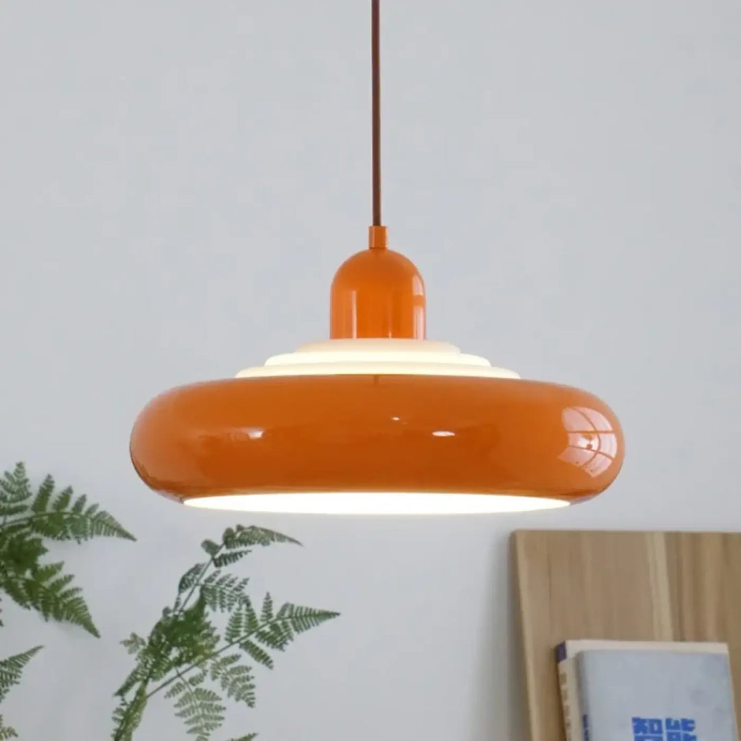 Suspension luminaire medina avec abat-jour disc-shaped orange brillant et tige cylindrique assortie pour intérieur moderne