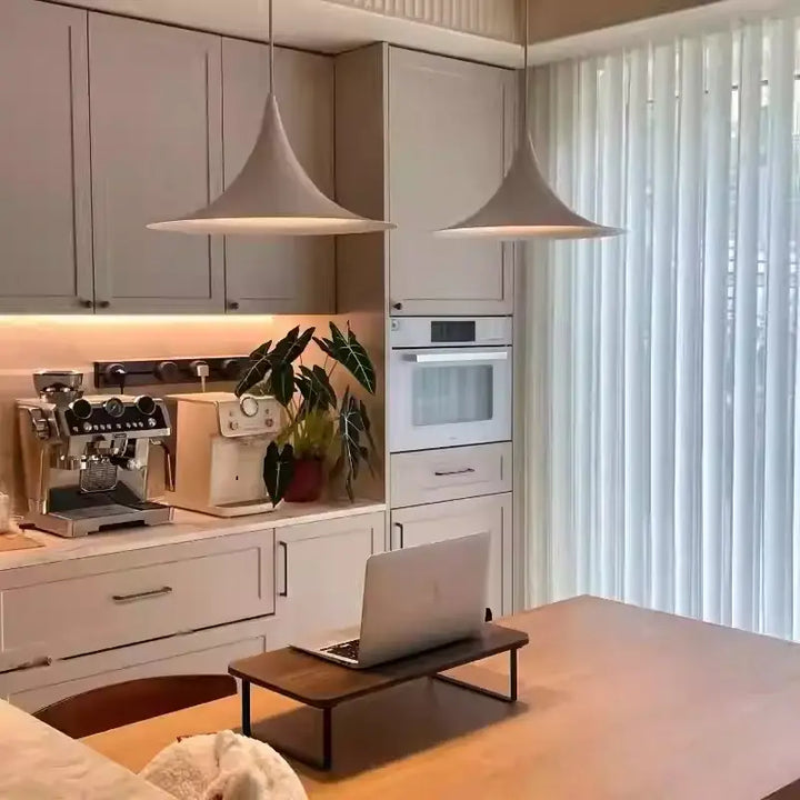 Suspension luminaire design en forme conique moderne et élégante