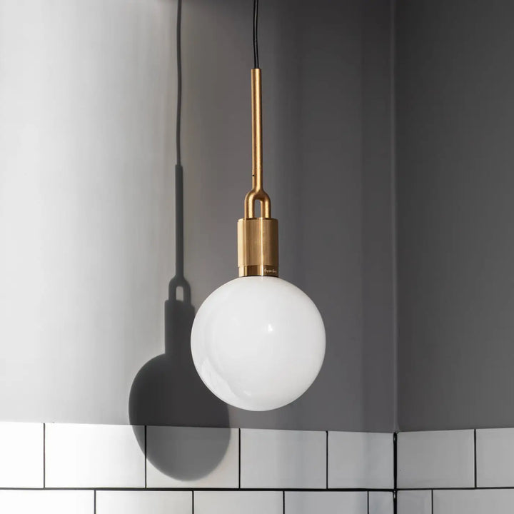Globe Forked Medium dans un intérieur #couleur_blanc