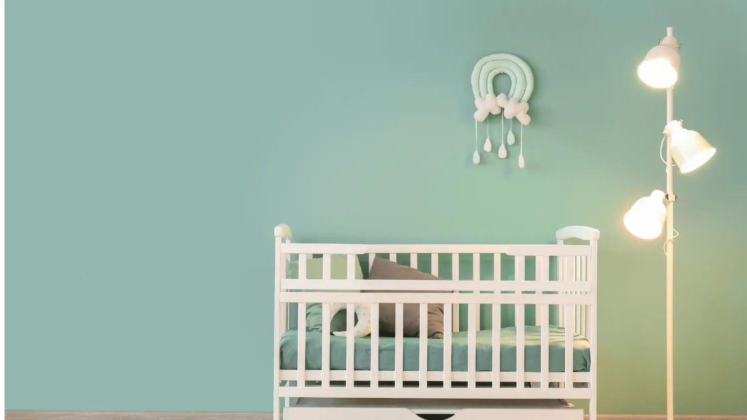 Lámpara de pie para habitación de bebé