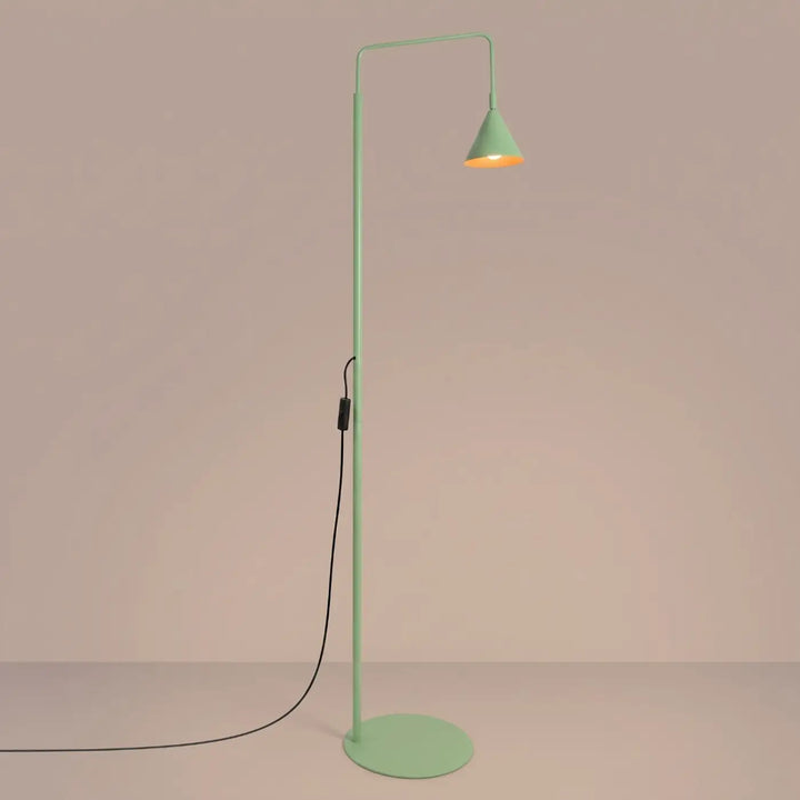 Lampadaire sauge allumé