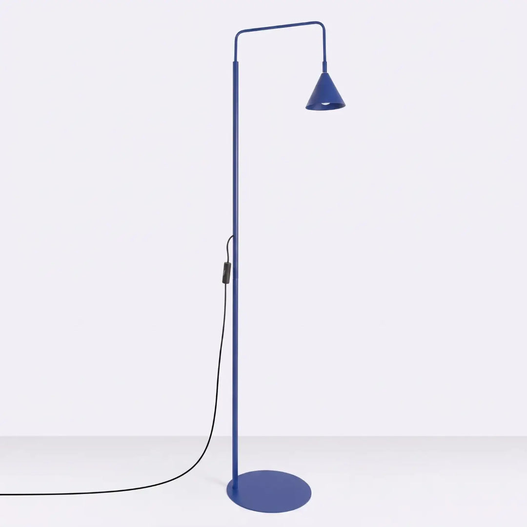 Lampadaire outremer éteint