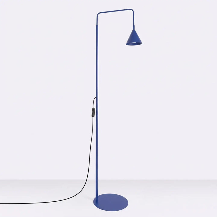 Lampadaire outremer éteint
