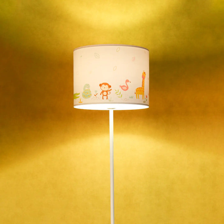 Lampadaire blanc enfant avec abat-jour cylindrique orné d’animaux colorés pour chambre blanc enfant