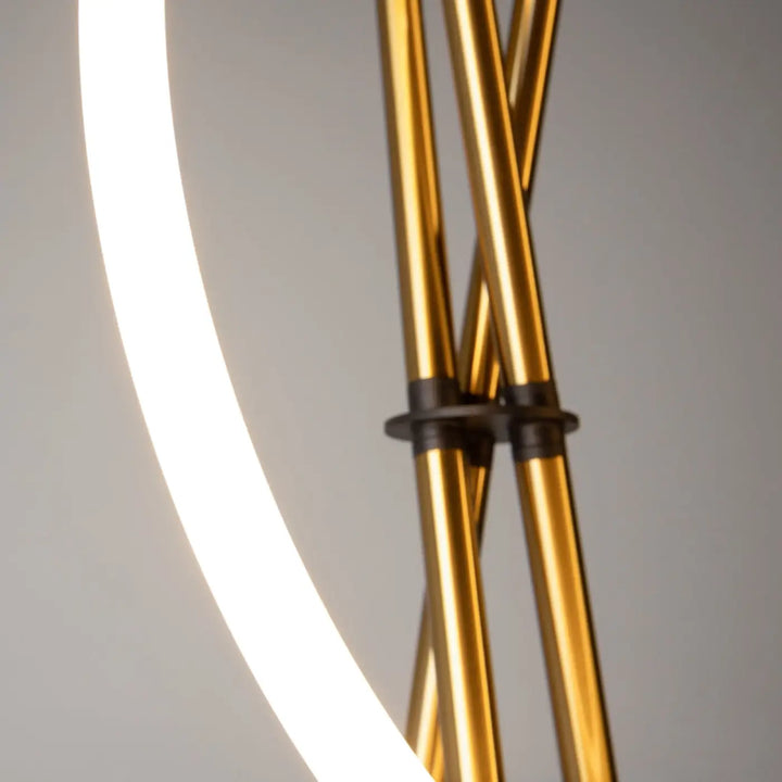 Lampadaire crochet trépied en métal doré avec pinces noires, design moderne minimaliste, compatible led dimmable