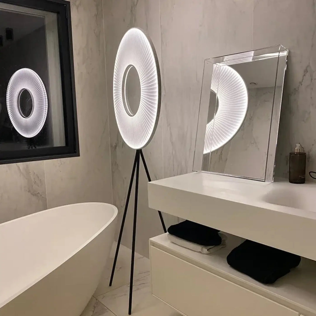 Lampadaire design circulaire sur trépied lumineux moderne