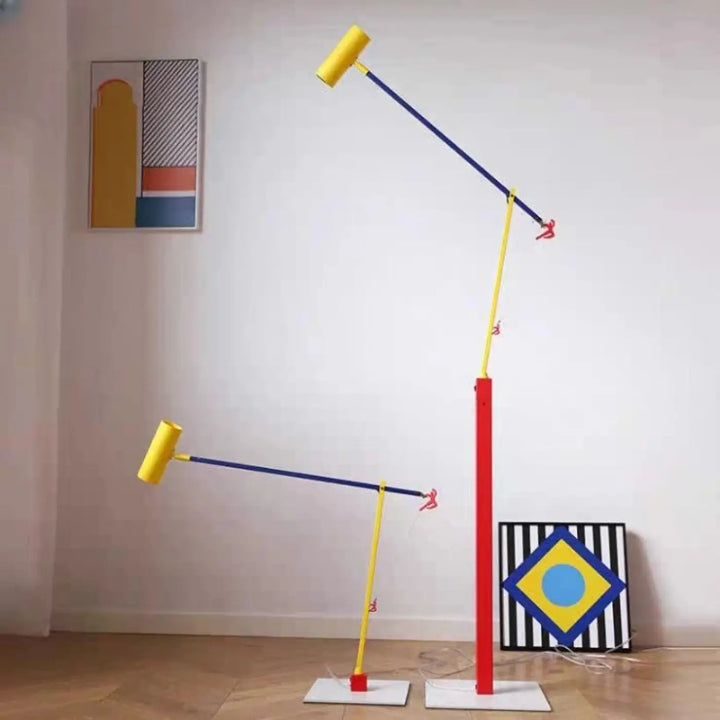 Lampadaire kineo avec poteau rouge et bras articulés jaune-bleu pour chambre à coucher besoin d’ouvrir