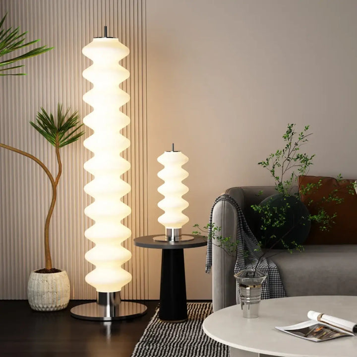 Lampadaire éclairage élégant verre blanc et base métal chic