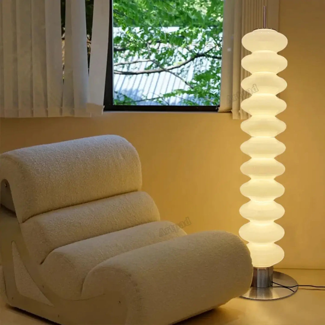 Lampadaire éclairage élégant verre blanc et base métal chic
