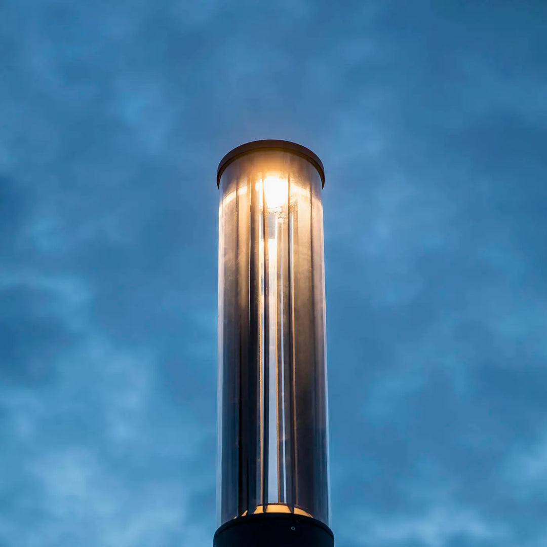Lampadaire extérieur Screen de Faro Barcelona en situation