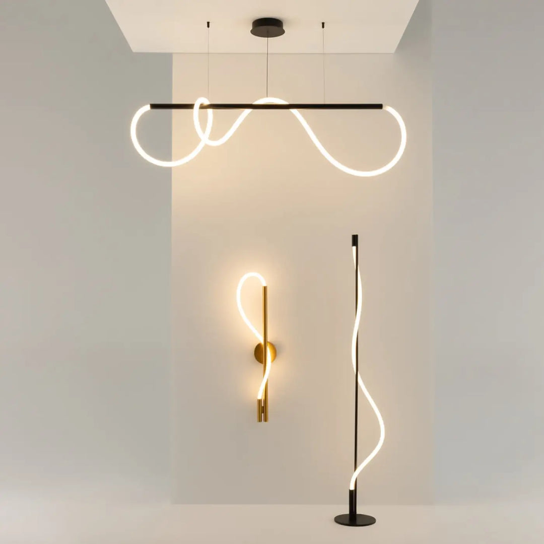Lampadaire tau led avec ruban lumineux blanc fluide et structure metal noir moderne minimaliste