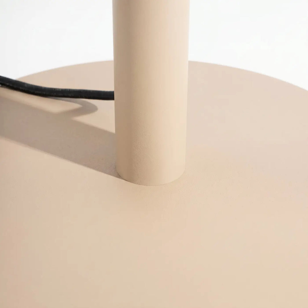 Lampadaire TRANG beige détail de la base