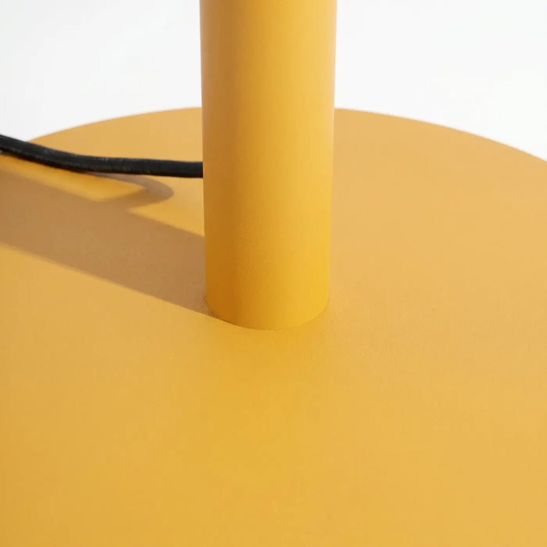 Lampadaire TRANG jaune détail de la base