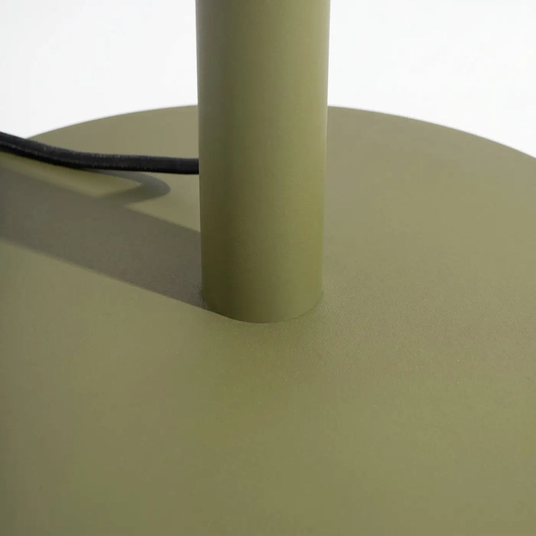 Lampadaire TRANG vert olive détail de la base