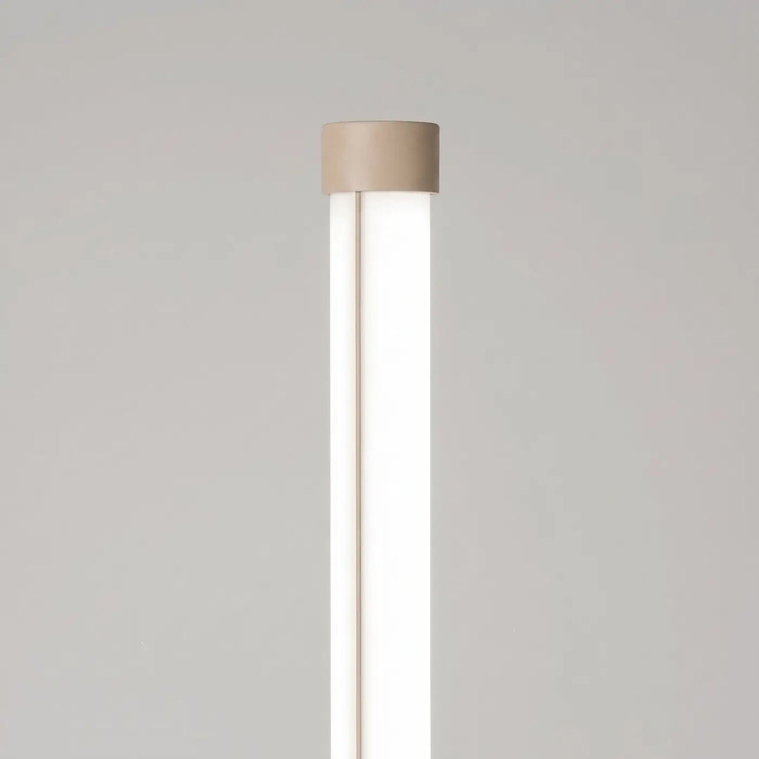 Lampadaire TRANG taupe détail du sommet du tube