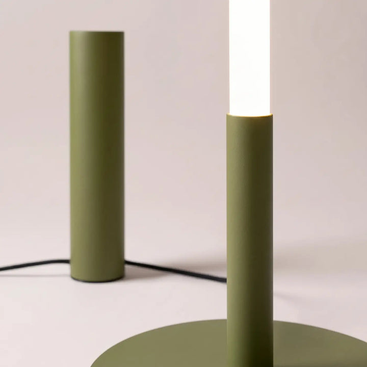 Lampadaire TRANG vert olive détail du pied