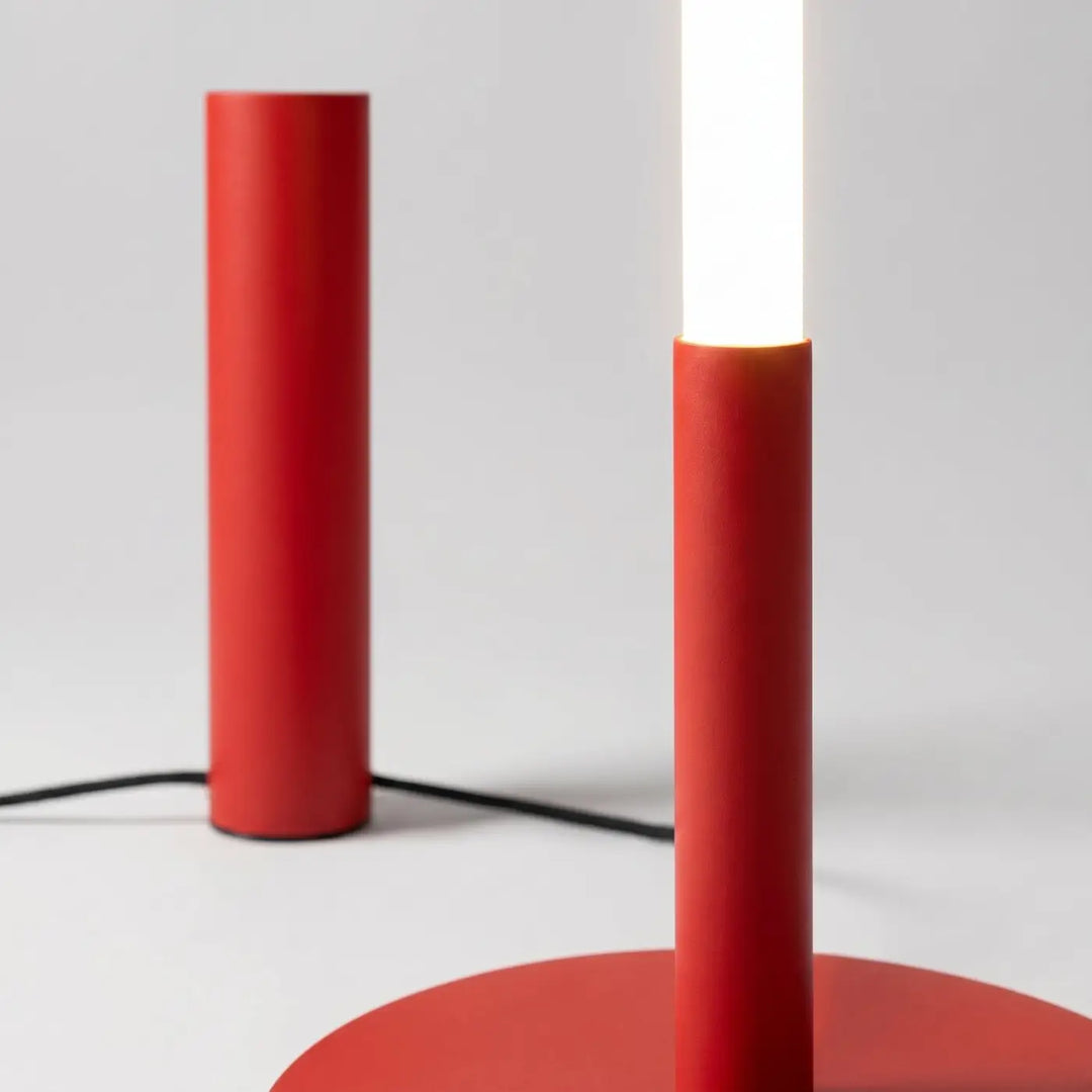 Lampadaire TRANG rouge détail du pied