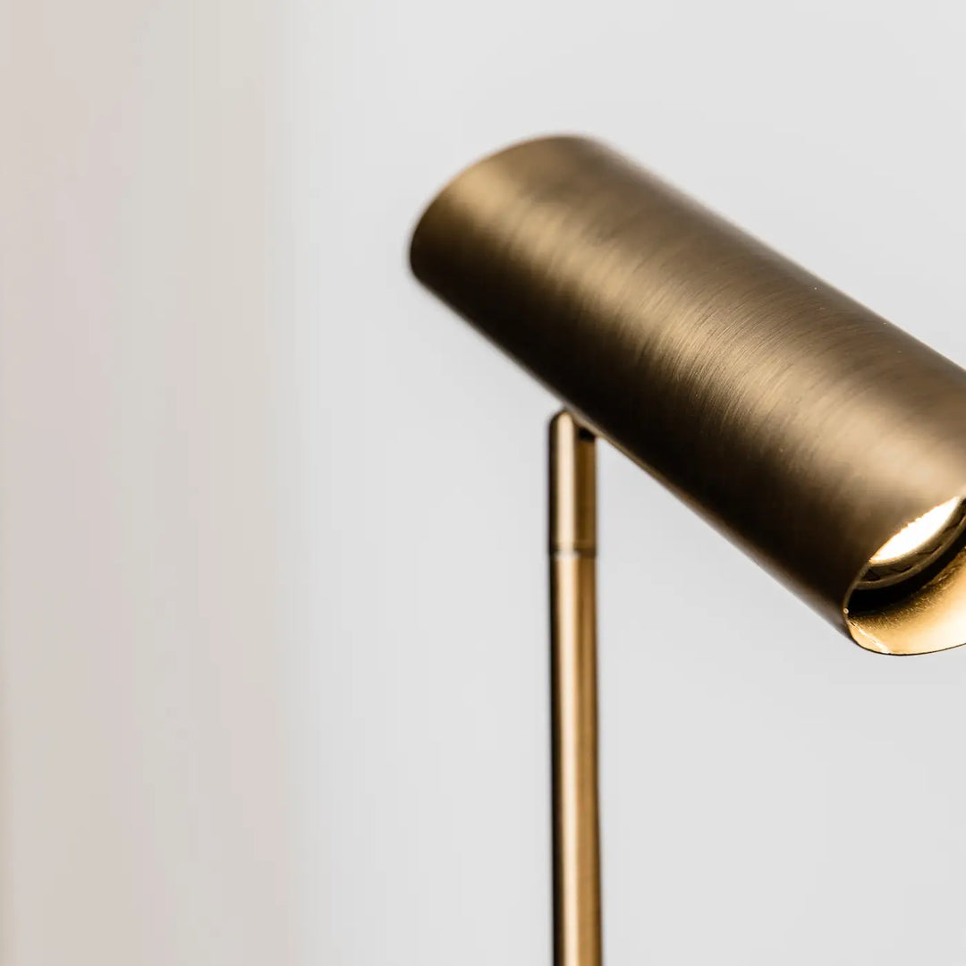 Autre détail du lampadaire Link bronze