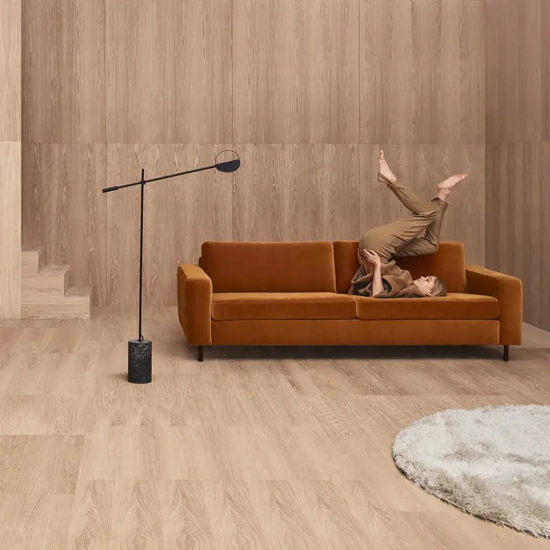 Lampadaire minimaliste noir design avec bras long orientable élégant