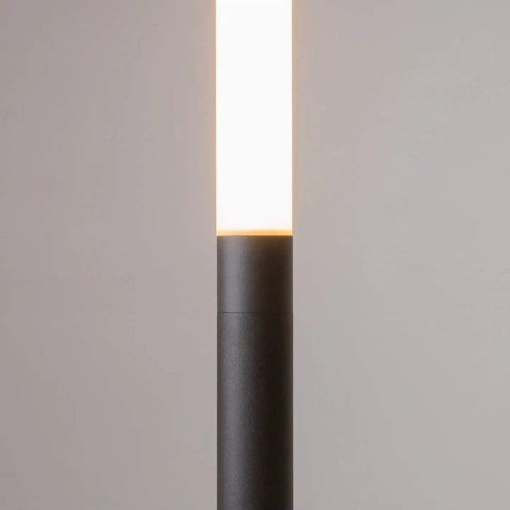 Lampadaire ray tube lumineux avec base cylindrique en acier noir et panneau led rectangulaire lumineux chaleureux