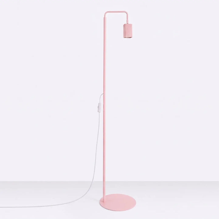 Lampadaire Rayo rose à spot rainuré, éteint