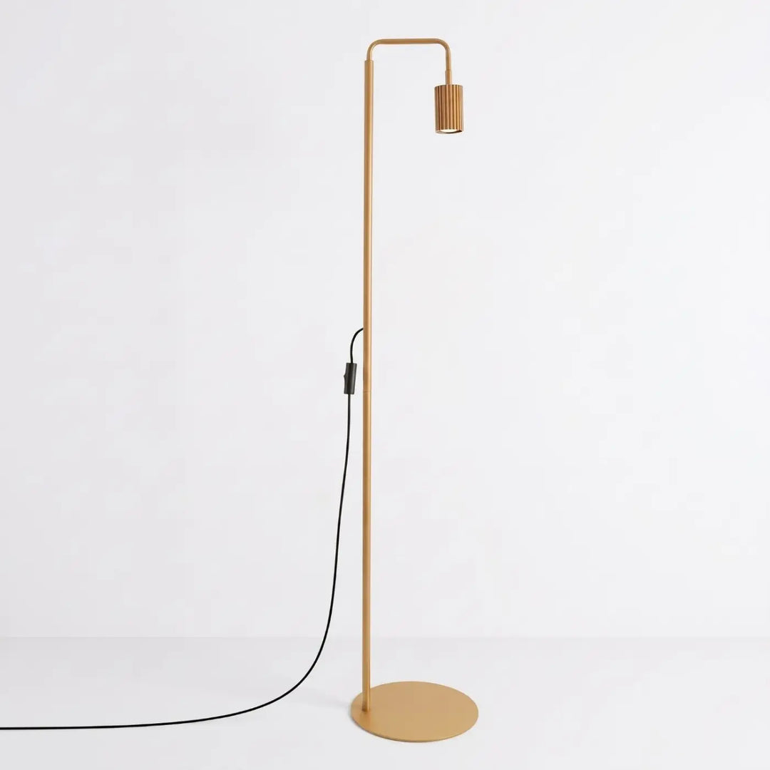Lampadaire doré éteint