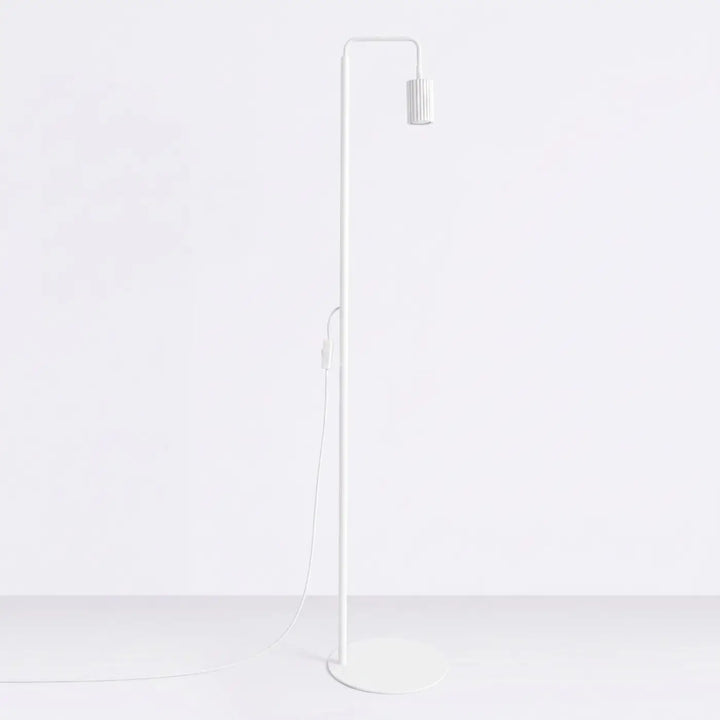 Lampadaire blanc éteint