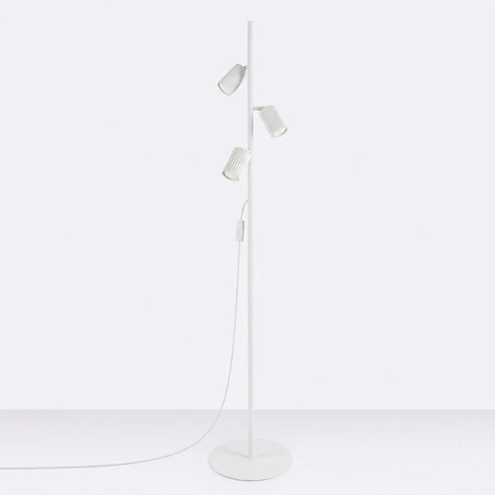 Lampadaire blanc éteint