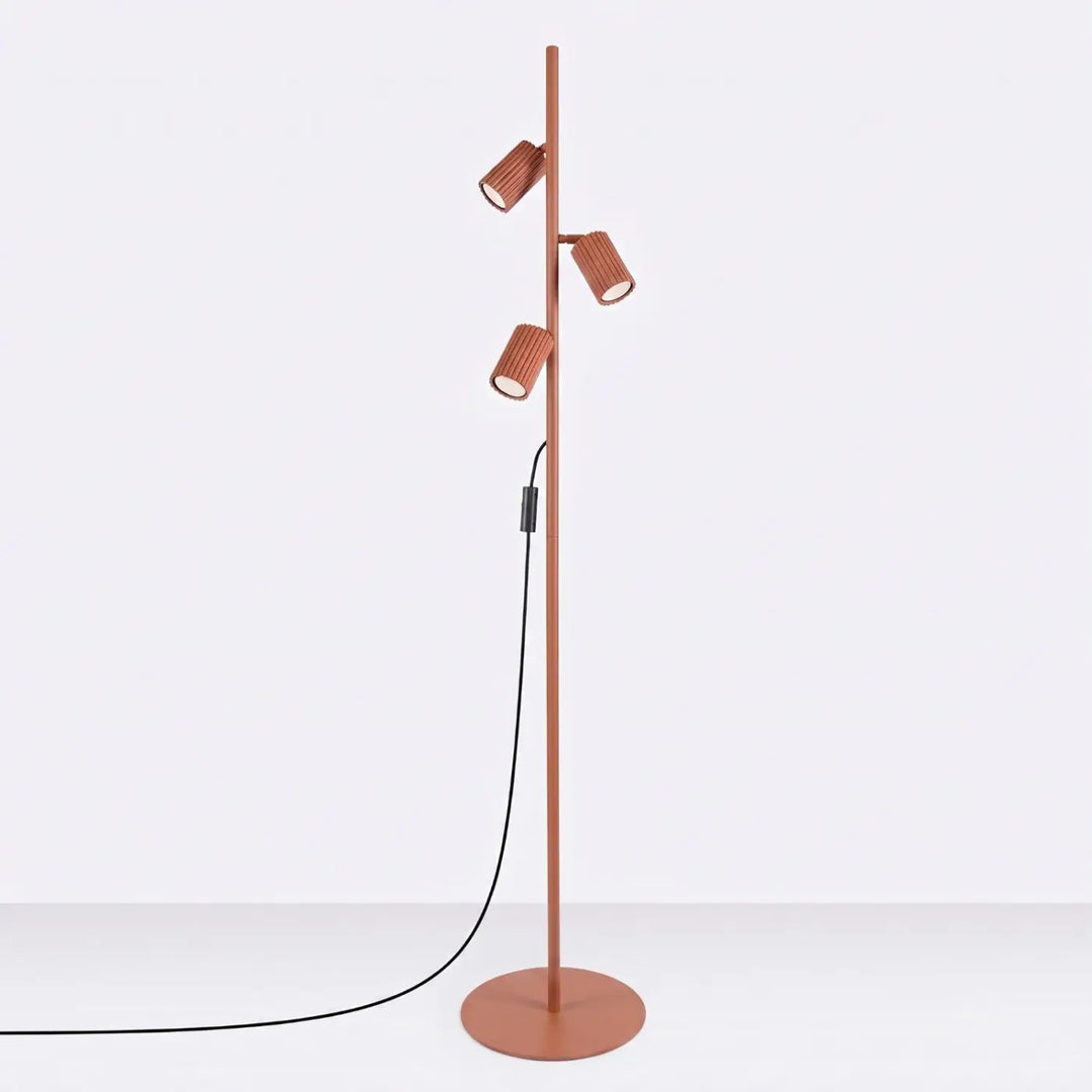Lampadaire ocre rouge éteint