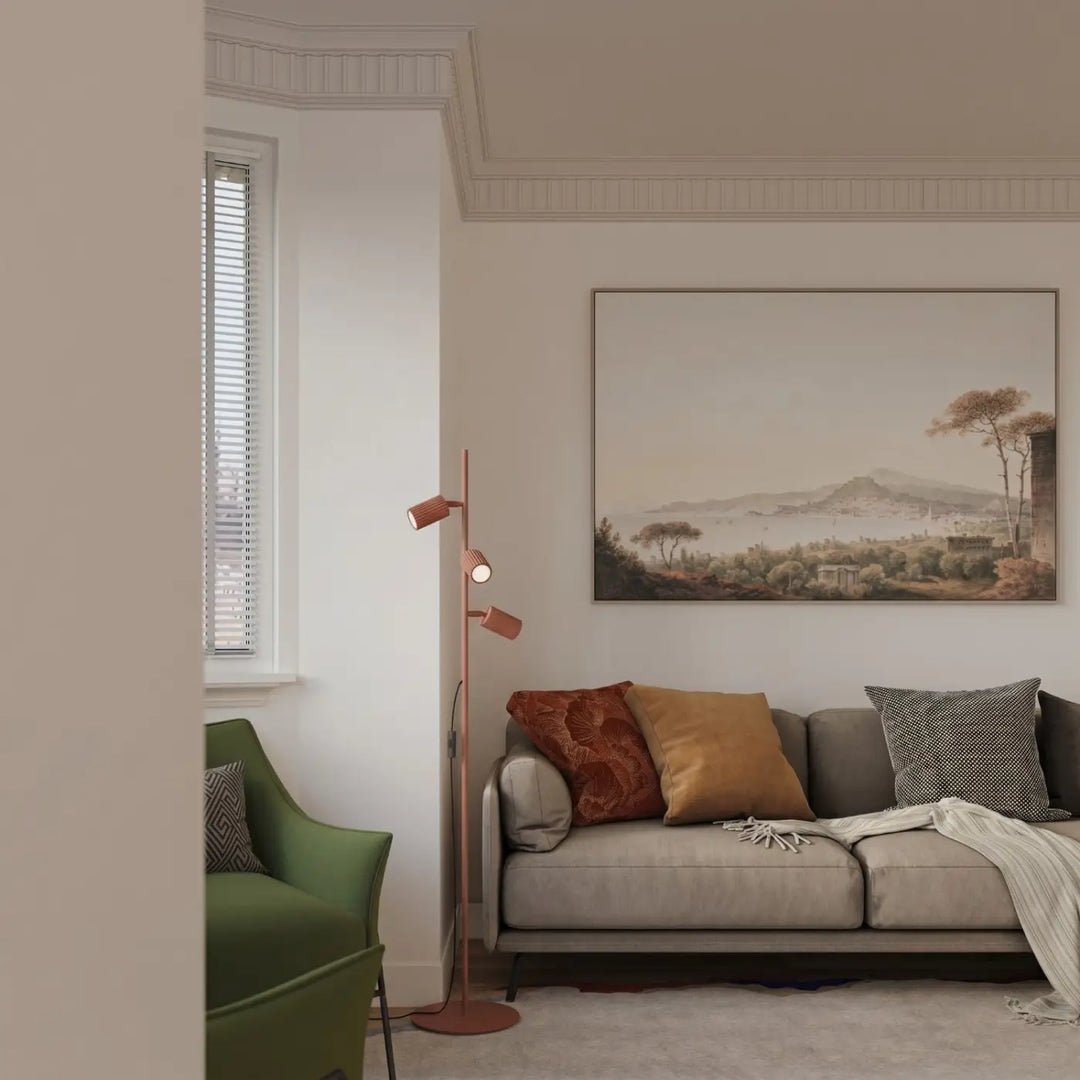 Lampadaire ocre rouge dans un salon