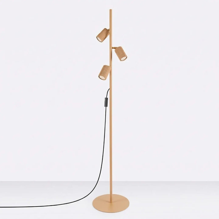 Lampadaire doré éteint