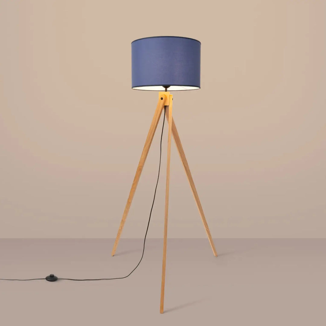 Lampadaire bleu marine/bois naturel allumé