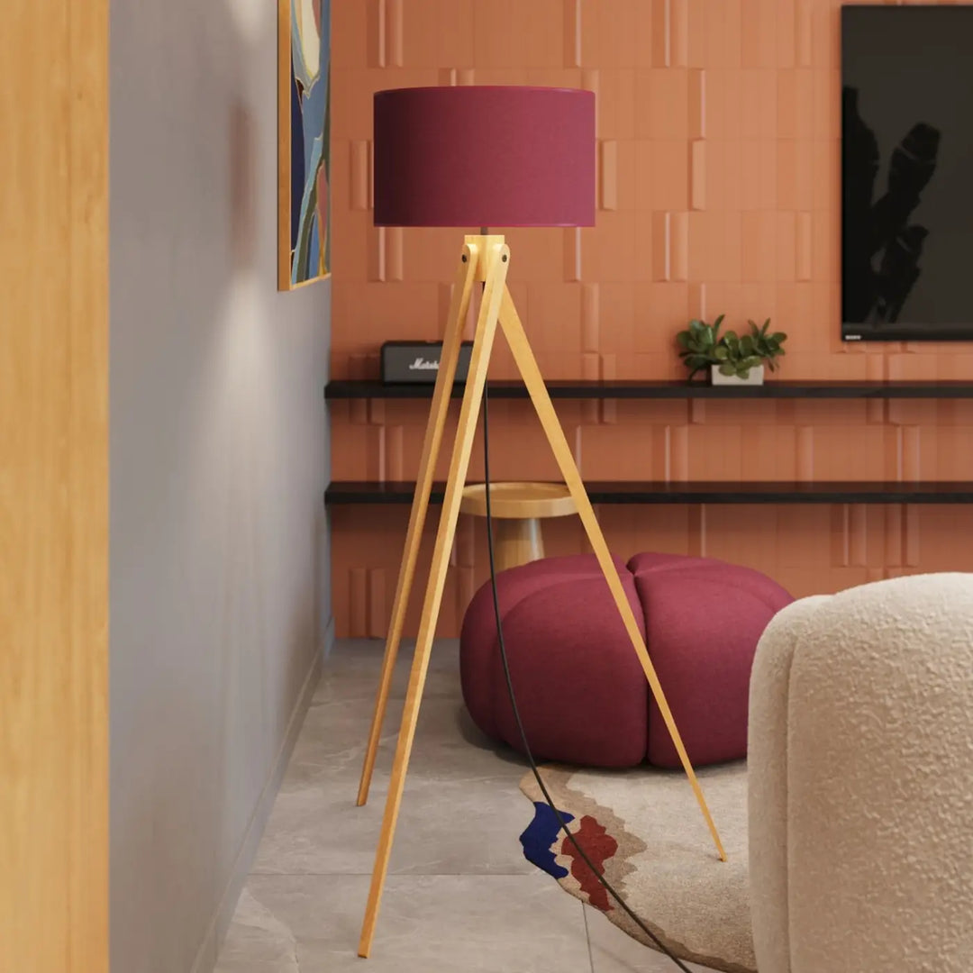 Lampadaire bordeaux/bois naturel vue rapprochée dans son décor