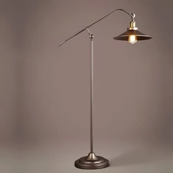 Lampadaire kalino style industriel avec bras ajustable et finition raffinée en métal et laiton vintage