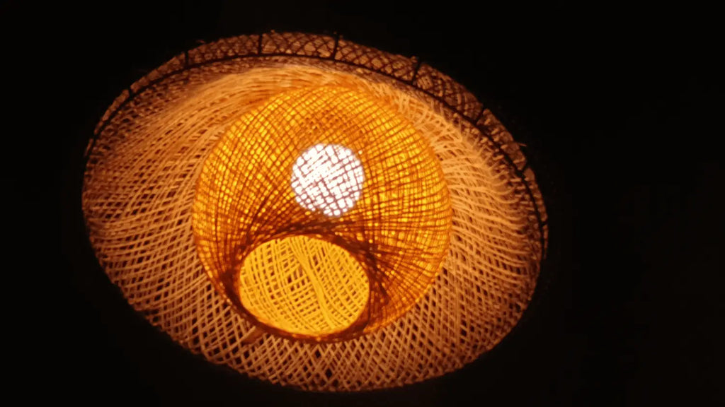 1. ¿Cuál es la mejor lámpara de pie de bambú para un interior escandinavo?