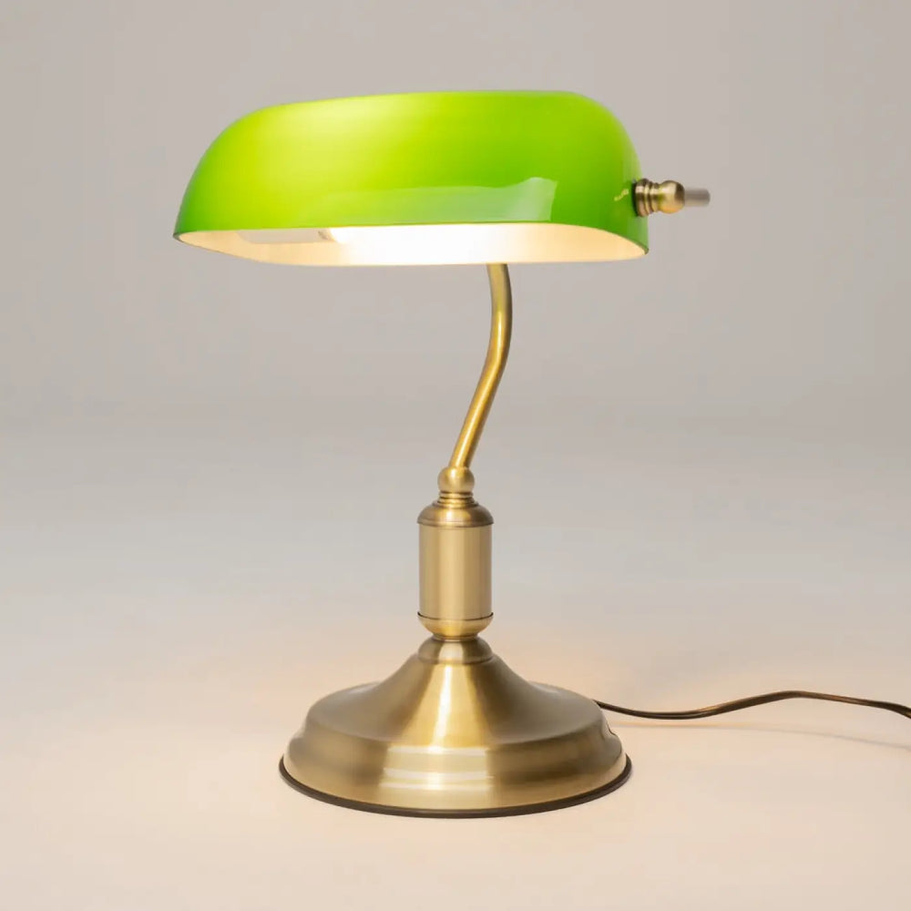 Lampe de chevet kiwi style banquier avec abat-jour en verre vert lime incurvé et base en métal finition laiton ampoule e27